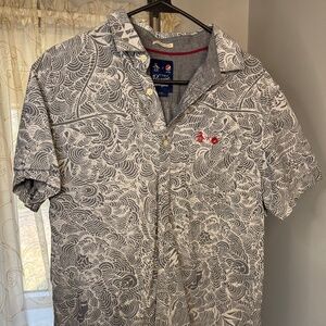 Men’s button up short sleeve shirt